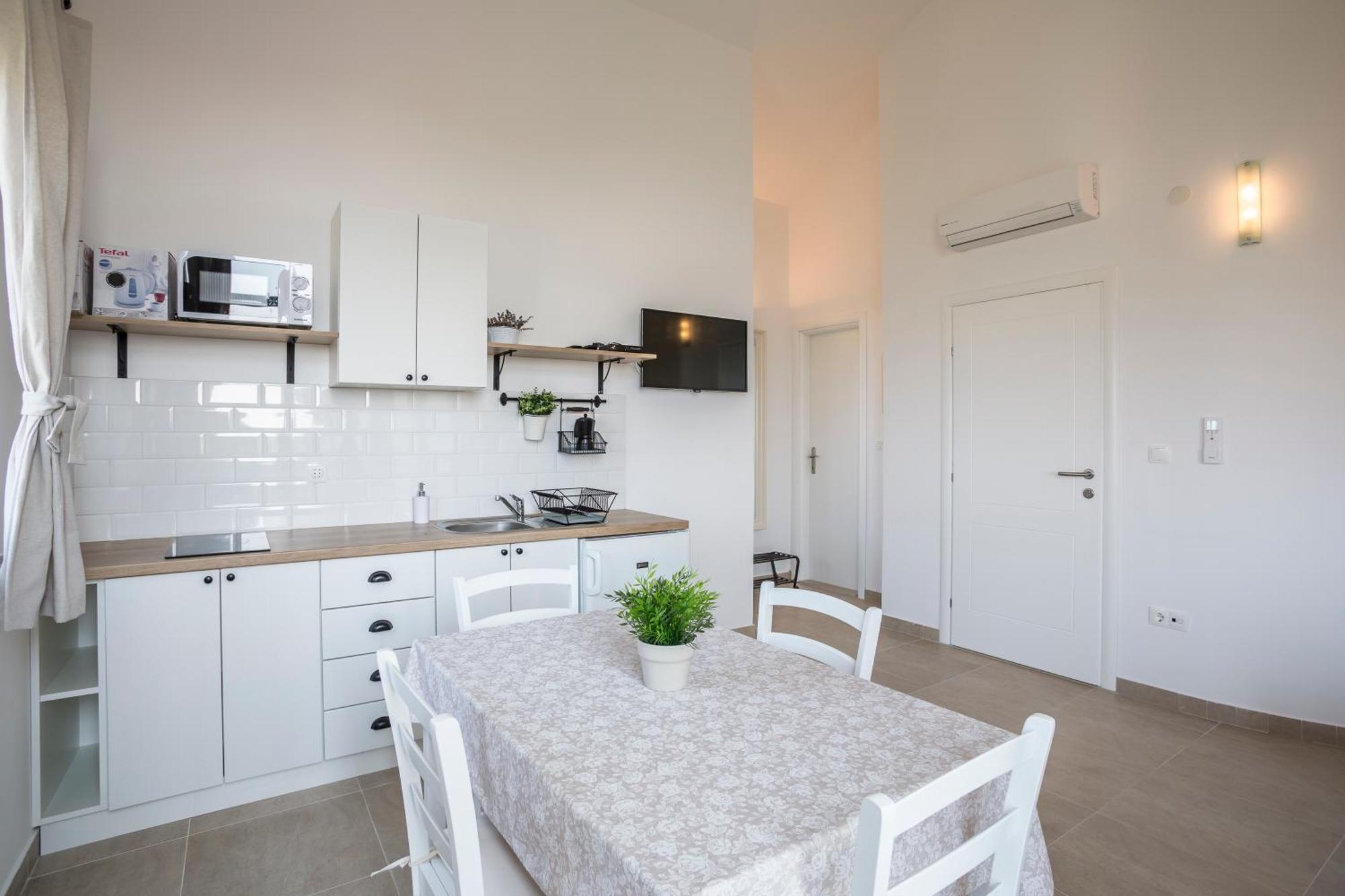 Apartmani Mariela Maslinica Bilik gambar